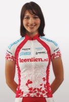 Suzanne VAN VEEN